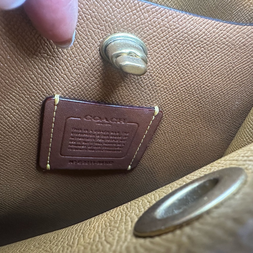 LIKE NEW Coach Pebble Leather Shoulder Bag in Mustard - Picture 8 of 12